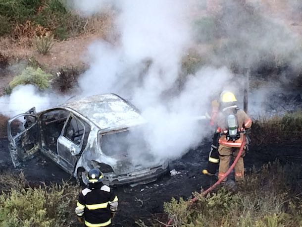 17-02-2016-Vehi%CC%81culo-desbarranca-y-se-incendia.jpg