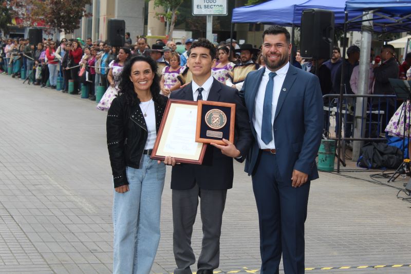 Con Emotivo Desfile C Vico Militar Ovalle Conmemor Su Aniversario