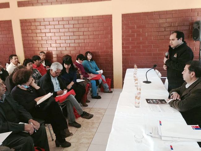 Dirigentes vecinales de Combarbalá de vuelta al colegio