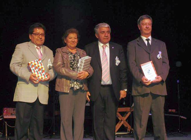 Con reconocimientos celebran el Día del Profesor en Ovalle