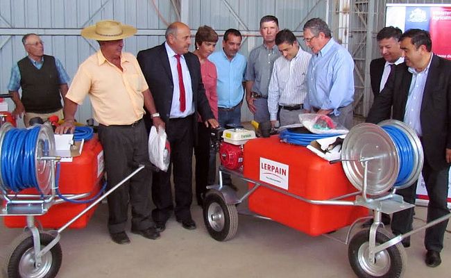 Equipos fotovoltaicos, estanques y maquinaria potencian a agricultores punitaquinos