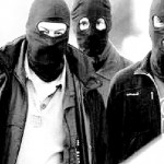 17 – 02- 15 encapuchados