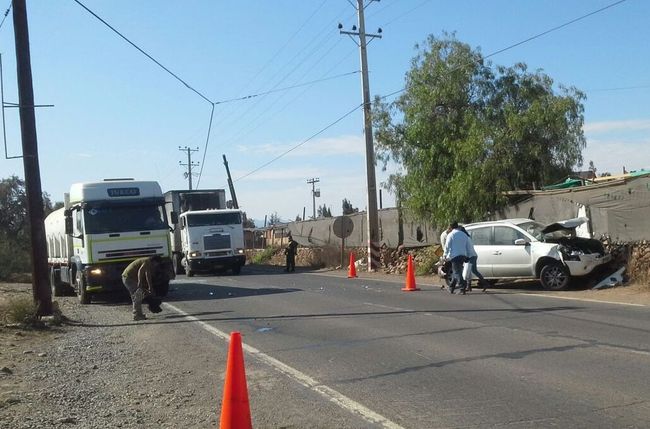 Colisión esta tarde en la entrada norte a Ovalle: tres vehículos hacen «carambola».