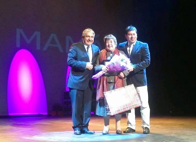 Diez esforzadas madres ovallinas recibirán un homenaje en el TMO