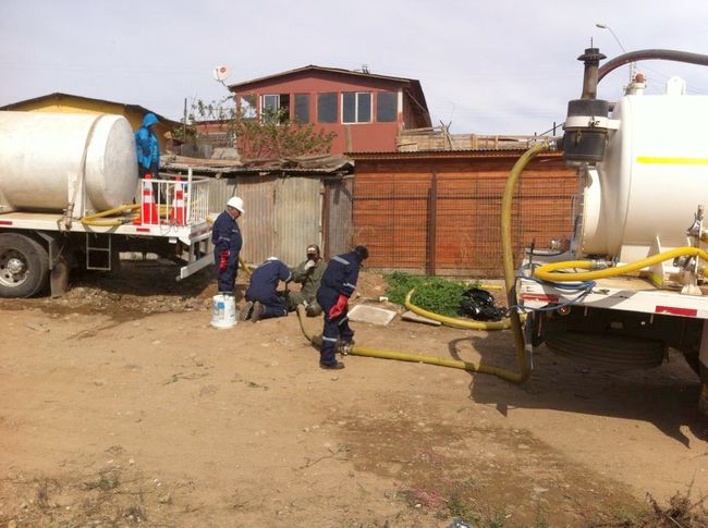 Con limpieza de fosas previenen emanaciones de gas en localidad de Santa Cristina