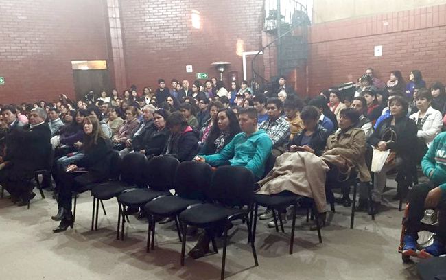 ¡Buena esa! 138 estudiantes ovallinos recibieron Becas Municipales