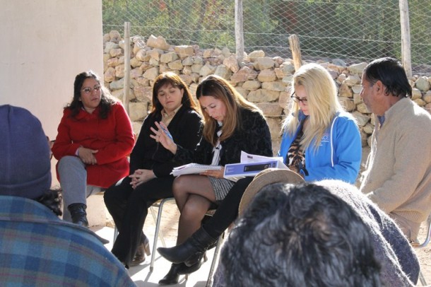 Afectados por la sequía en Monte Patria comienzan a trabajar en empleos de emergencia