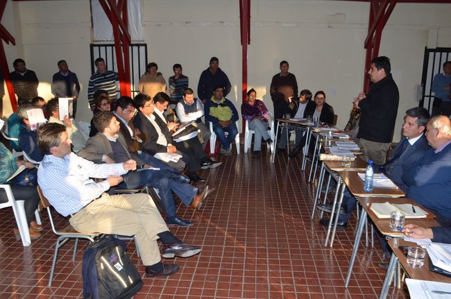 Agricultores piden acelerar respuesta de la banca privada por endeudamiento