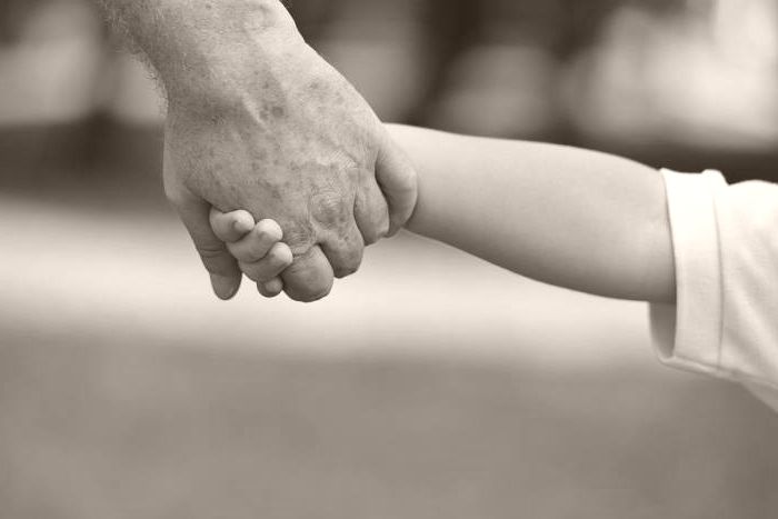 Cuidar a los nietos es una oportunidad para los abuelos