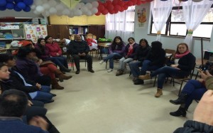 El alcalde saludó a los docentes que participaban en una charla de contención emocional (Foto: Cedida).