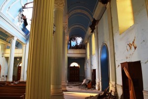 01- 10 - 15 iglesia dañada.jpg 5