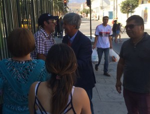 Jorge Rojas saluda a los votantes  (Foto: OvalleHOY.cl)