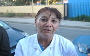 Sandra Valdivia fue tstigo directo de la situación del púbñlico que quedó sis poder ingresar (Foto: OvalleHOY.cl)
