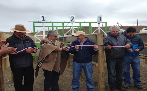 Comunidad de Peñablanca inaugura nueva cancha de Carreras a la Chilena