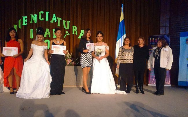 Emotiva graduación de alumnas de Academia de Alta Peluquería