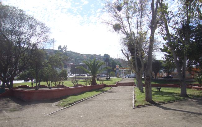 Lectores ponen en tela de juicio nombre y uso de la “Plaza de la Salud”