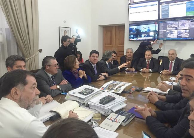 Alcaldes de la región insisten en agilizar la ayuda post terremoto