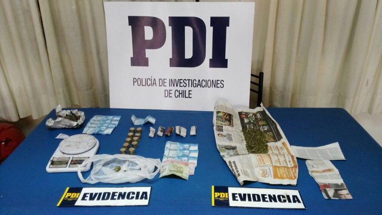 Detienen a dos mujeres por microtráfico de drogas en población Esperanza