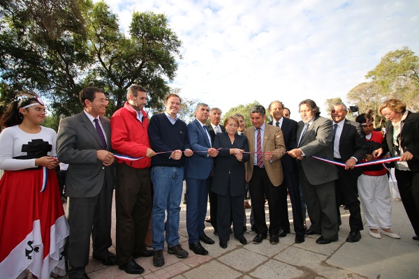 Inauguran remodelación de la plaza de Vicuña en presencia de la Presidenta Bachelet