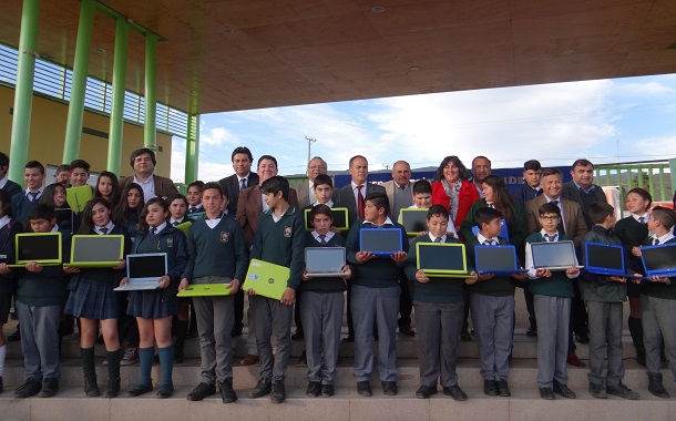 104 estudiantes de escuelas públicas de Punitaqui logran mayor inclusión digital