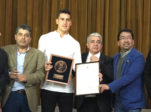 El voto disidente en la declaración de Enzo Roco como Hijo Ilustre de Ovalle