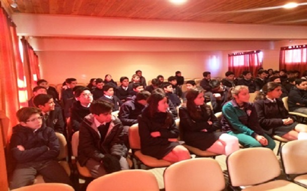 Estudiantes y apoderados aprenden sobre Ley de Responsabilidad Penal Adolescente
