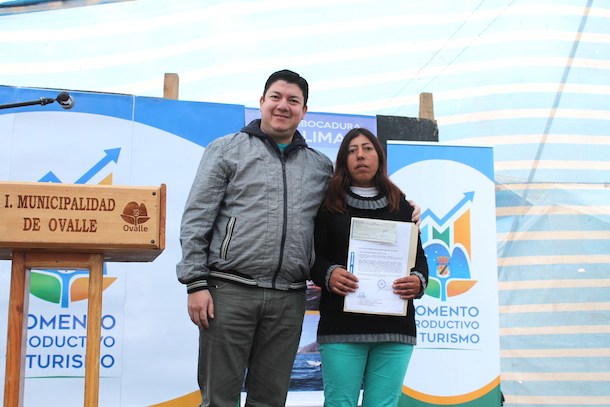 Junta de vecinos «Porvenir» de Caleta El Toro recibe aporte post Tsunami