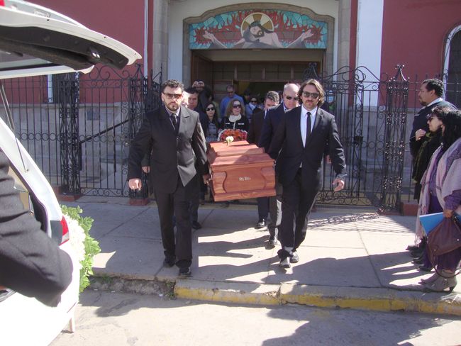 Guillermo Pizarro reunió al mundo de la pintura y a escritores de su tierra