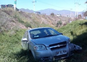 El vehículo de Danilo Chacón quedó en el fondo de una quebrada (Foto:  Juan Díaz Arias)