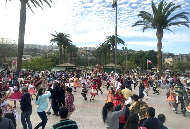 “Mil Pañuelos al Viento” en la alameda de Ovalle