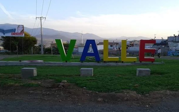 Solo en Ovalle: desconocidos destruyen parte de portal de bienvenida recién instalado