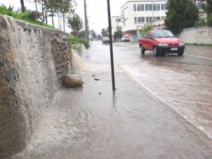 El objetivo del colector es evitar la inundación de sectores céntricos de la ciudad.
