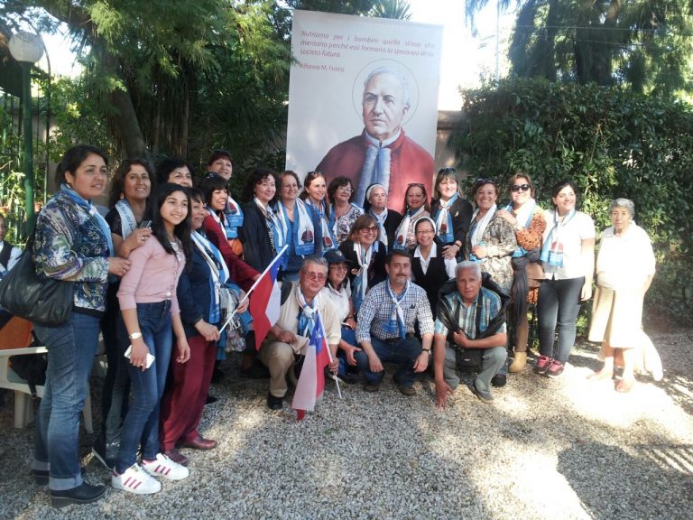Colegio San Juan Bautista viajó a Roma para canonización de P. Alfonso María de Fusco