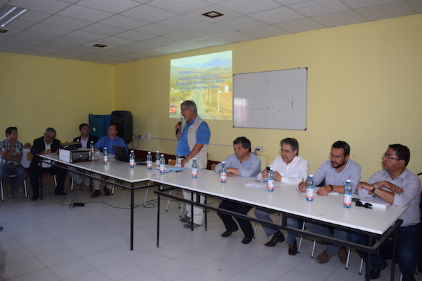 Autoridades respaldan a vecinos para impedir instalación de minera en Infiernillo