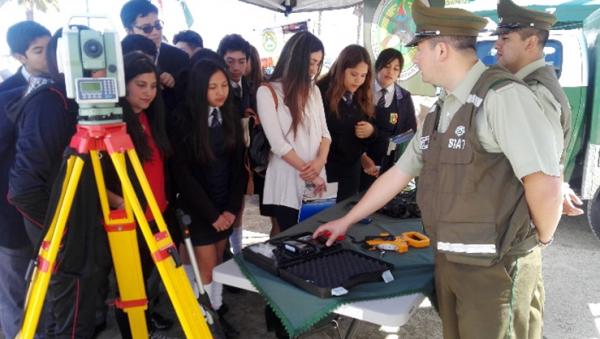 Escolares limarinos conocen el trabajo de Carabineros