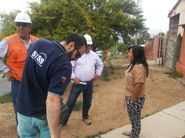 Vecinos denuncian problemas por alta presión del agua potable en Población Esperanza