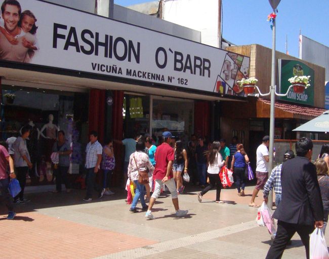 Al Jean Pierre le falló la bolsa biónica en tienda china cuando huía con trajes de baño