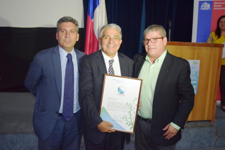 Municipalidades de la región se certifican en materia medioambiental