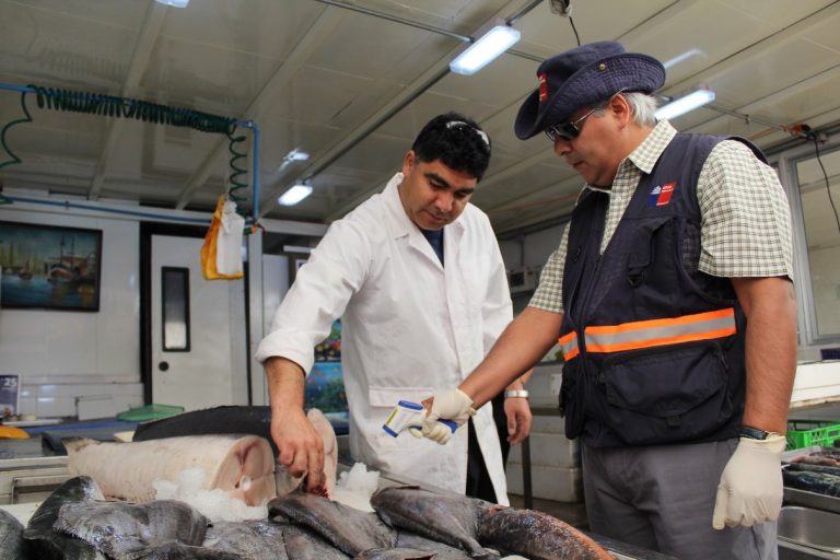 Llaman reforzar medidas sanitarias por fiestas de fin año