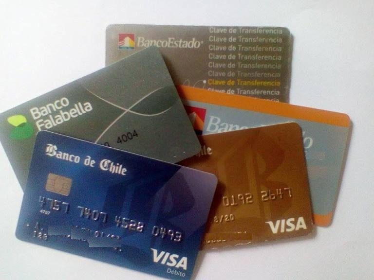 Atención deudores de Dicom: Presentan ofertas para que personas puedan salir de sus «calillas»