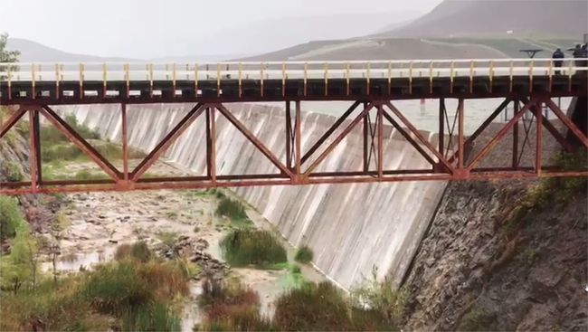 Los cuestionamientos al muro de la cortina del embalse Recoleta que colapsó con la lluvia