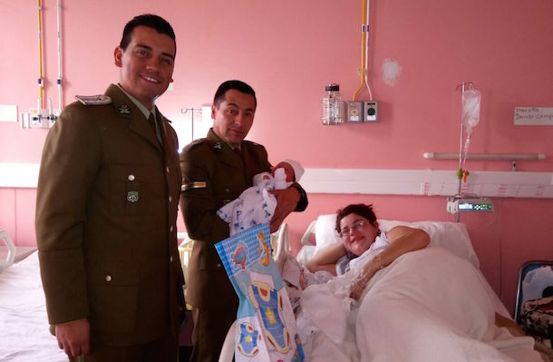 Sargento de Carabineros se viste de héroe y asiste el parto de vecina de Ovalle