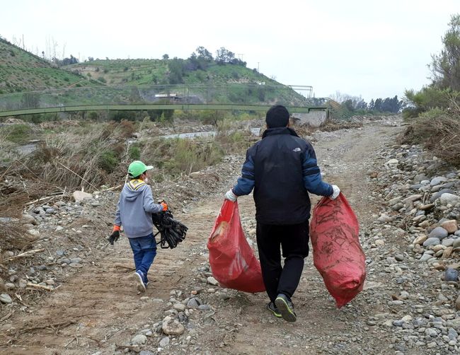 Niños recogen 250 kilos de basura en accesos a Potrerillos Bajos