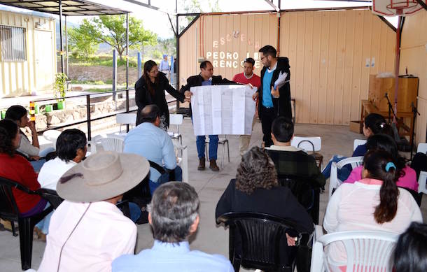 Presentan planos a vecinos de San Lorenzo para la reposición de su sede comunitaria