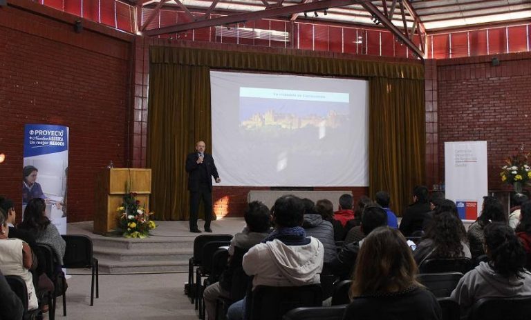 Conferencistas internacionales dieron interesante charla sobre turismo en Ovalle