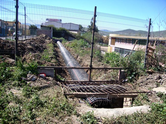 Aplausos por entubamiento de tramo de canal que pasa junto a Colegio Fray Jorge