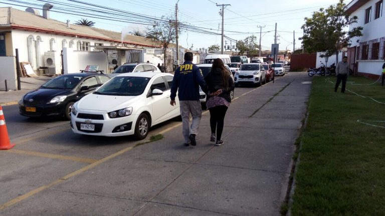 Región: Mujer que viajaba con cinco menores fue sorprendida con un kilo de pasta base