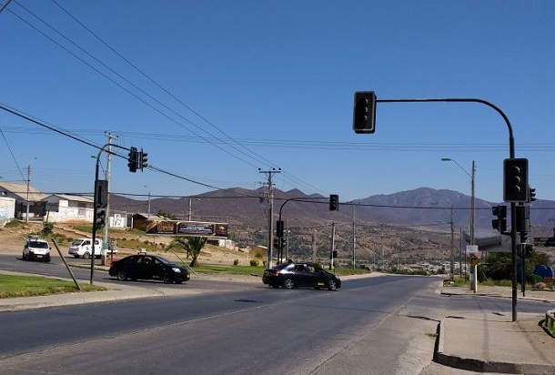 Conductores y peatones nerviosos por corte de importante semáforo