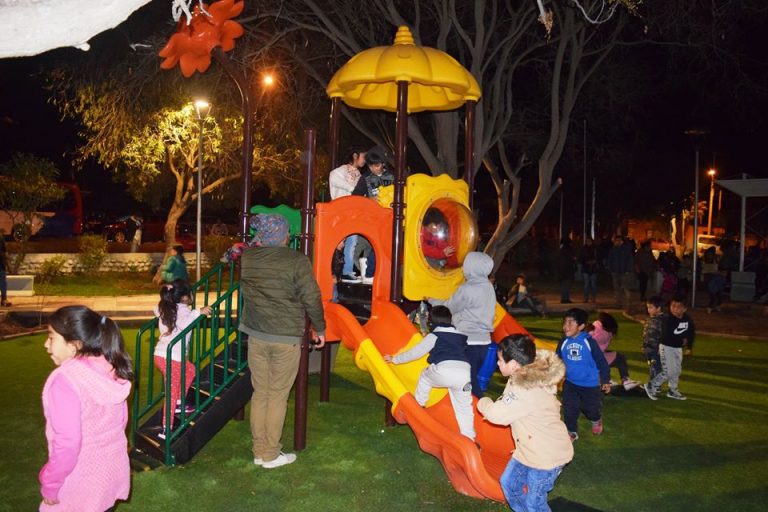 Vecinos de Huamalata están felices con la remodelada plaza de su localidad