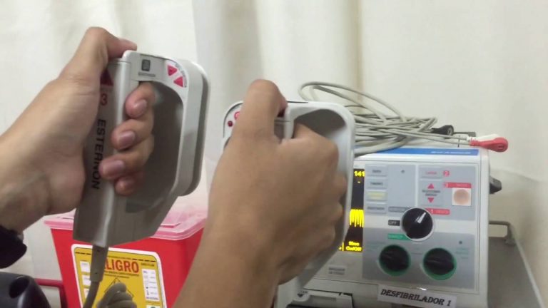 Proyecto de desfibriladores en lugares públicos avanza para convertirse en ley
